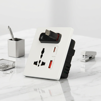 Prise murale universelle à charge rapide 20W avec 3 prises USB-A USB-C, multifonctionnelle, ignifuge, PC blanc gris