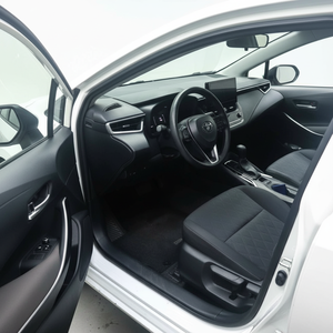 Véhicule d'occasion en promotion : <span class=keywords><strong>Toyota</strong></span> <span class=keywords><strong>Corolla</strong></span> <span class=keywords><strong>2023</strong></span> 1.8L Hybride Édition <span class=keywords><strong>Premium</strong></span> – Économe en carburant et abordable - Product Image 3
