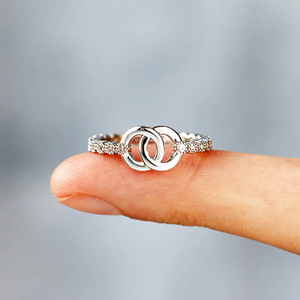 Anelli Geometrici T0110 per Matrimonio con Micro Pavé di Zirconia Cubica Creata in Laboratorio, Anelli di Fidanzamento Unisex alla Moda - Product Image 1