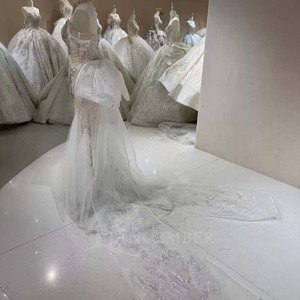 Vestidos de Novia DW0194 Únicos con Escote Corazón, Ilusión de Cristal, Borlas, Corte Sirena Ajustado, Cola Capilla, Encaje y Aplicaciones Florales - Product Image 2