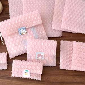 Enveloppe d'emballage express en polybulles antichoc en forme de cœur rose - Product Image 4