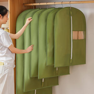 <span class=keywords><strong>Housse</strong></span> de vêtement non tissée anti-poussière et anti-humidité avec poche de rangement suspendue pour vêtements - Product Image 1