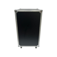 Flight case sur mesure en aluminium et contreplaqué avec mousse antichoc 20U pour équipement DJ, mixeur et amplificateur, doté de 2 portes et 4 roues