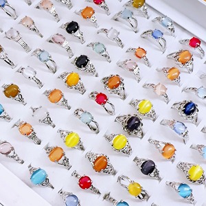 100개 도매 믹스 스타일 캣츠아이 스톤 반지 여성용 실버 골드 반지 선물 상자 포함 - Product Image 2