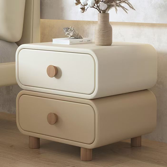 A05, blanc en haut, kaki en bas.