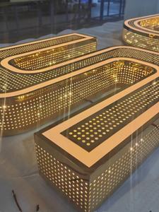 Insegna LED Personalizzata con Lettere Luminose Laterali per Casa, Matrimoni, Compleanni - Impermeabile, Multicolore, Montaggio a Parete - Product Image 1