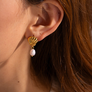 Pendientes de Seda Marina con Imitación de Perlas de Concha Oceánica, Chapados en Oro, de Acero Inoxidable, Joyería para Mujer, Ideales para Vacaciones en la Playa - ¡Gran Venta! - Product Image 1