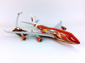 โมเดลเครื่องบินเรซิ่น <span class=keywords><strong>Boeing</strong></span> <span class=keywords><strong>B747</strong></span> สีแดงของมาเลเซีย ขนาด 47 ซม. สเกล 1/150 พร้อมปีกคงที่และฐานตั้งโชว์ - Product Image 4