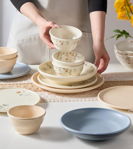 <span class=keywords><strong>Service</strong></span> <span class=keywords><strong>de</strong></span> <span class=keywords><strong>table</strong></span> en céramique florale, vaisselle peinte à la main avec des motifs <span class=keywords><strong>de</strong></span> fleurs sauvages, ensemble d'assiettes et <span class=keywords><strong>de</strong></span> bols en <span class=keywords><strong>porcelaine</strong></span> avec une casserole pour la maison - Product Image 3