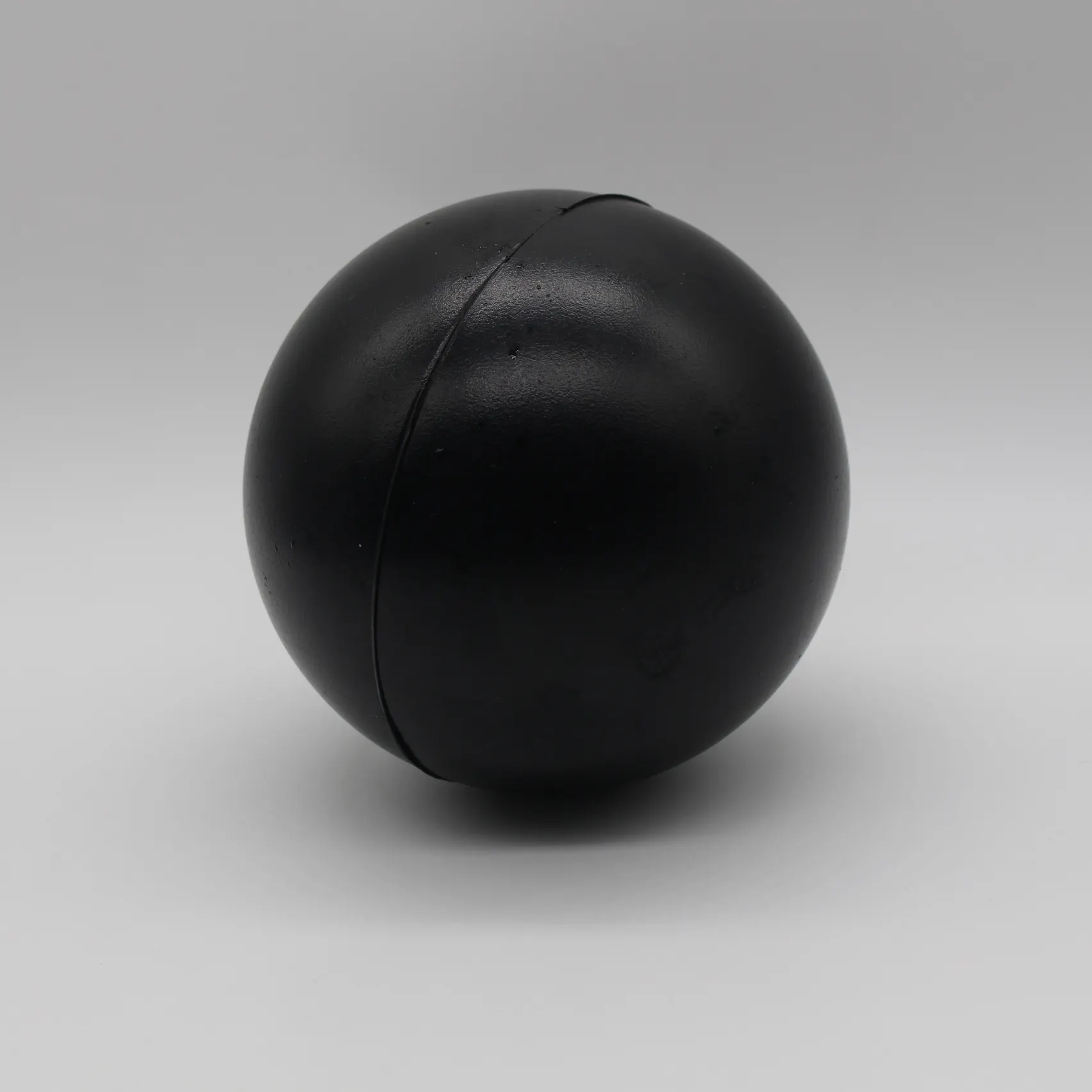 सस्ती प्लास्टिक गेंदों 4 "hdpe 100 मिमी प्लास्टिक फ्लोटिंग खोखले बॉल 10 सेमी प्लास्टिक फ्लोटिंग शेड बॉल ब्लैक शेडिंग बॉल