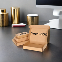 Dossiers en papier kraft recyclable personnalisés en gros avec gaufrage à chaud doré pour l'expédition de vêtements, de sous-vêtements et de logos