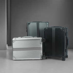 Maleta de Viaje de Alta Calidad con Marco de Aluminio Moderno, con Ruedas Giratorias, Candado TSA, Impermeable y Duradera para Viajes de Negocios - Product Image 1