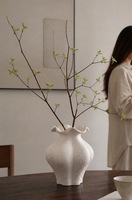 Stabiele keramische leverancier groothandel matte witte vaas, organisch gevormde keramische bloemenvaas voor minimalistische huis- en bloemendecoratie
