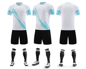 Tenues d'entraînement de football pour adultes 26-27, uniformes d'équipe personnalisés avec logo et nom brodés, tissu respirant et résistant - Product Image 2