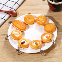Mignon mini porte-clés en PVC de style européen 5x5cm, ornements alimentaires simulés, biscuits fourrés à la crème, pendentif pour sac de voiture