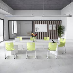 Silla de estudiante de plástico apilable con pies antideslizantes Peso ligero 42-46cm Altura del asiento Ideal para uso en el aula Cafetería - Product Image 3