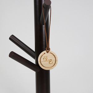 Diffuseur en bois de style chinois personnalisable avec logo, pendentif rond en noyer, ornement suspendu d'aromathérapie, parfum naturel - Product Image 3