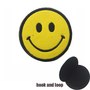 Bolsa de ropa con parche de cara sonriente lista para enviar al por mayor, parches de PVC bordados con gancho y bucle - Product Image 6