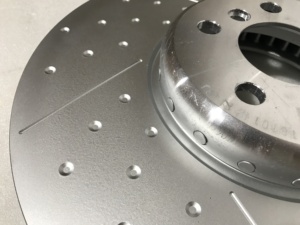 34106895648 Disque de frein ventilé perforé, très demandé, pour l'essieu avant droit des Séries 3 G20 G21 et Séries 4 G22 G23 G26 - Product Image 4