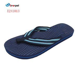 Tongs EVA imperméables à la mode pour hommes, ouvre-bouteille en éventail, conception respirante, anti-glissante pour les saisons d'été et d'hiver - Product Image 1