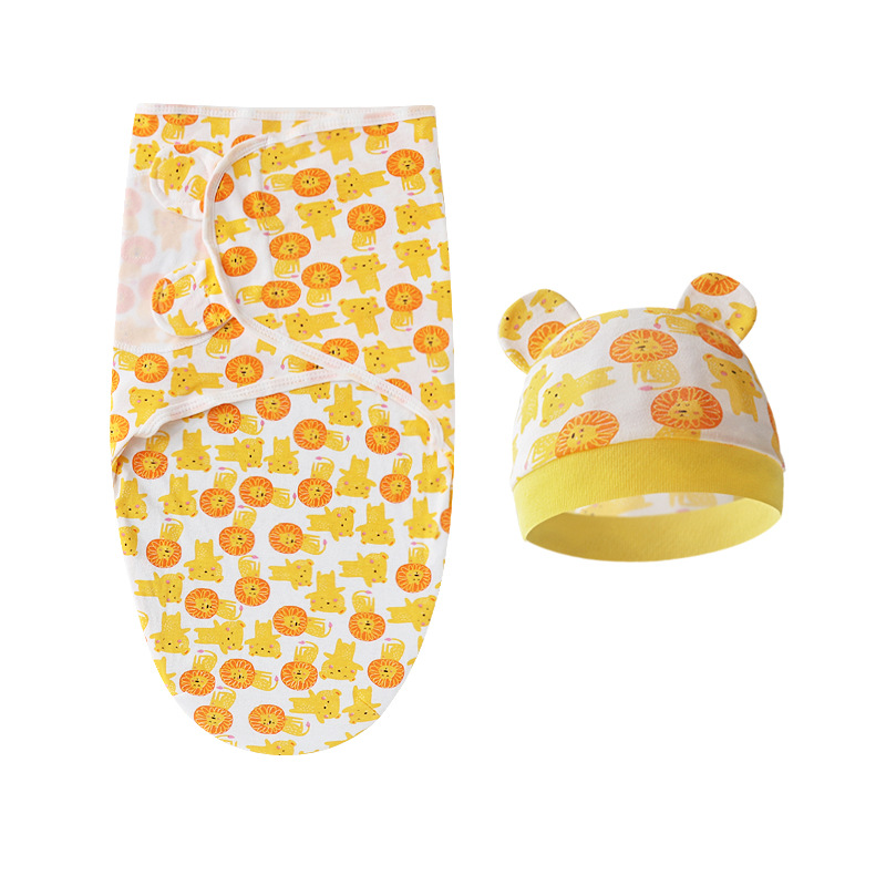 Little lion-swaddling blanket + hat