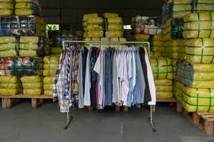 MS01 <span class=keywords><strong>Ropa</strong></span> Usada para Hombre en Buen Estado a Precio Económico, Camisas <span class=keywords><strong>de</strong></span> Manga Larga/Corta, <span class=keywords><strong>Ropa</strong></span> Mixta al por Mayor, Verano, Muy Limpia y Ordenada - Product Image 3