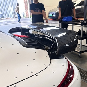 Aileron arrière en fibre de carbone OUER 2012-2015 avec ruban adhésif ou vis pour l'installation sur Porsche 911 (991.1) - Product Image 6