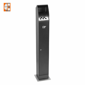 <span class=keywords><strong>Cendrier</strong></span> carré en métal Verrouillage à clé Poubelle à cigarettes extérieure <span class=keywords><strong>sur</strong></span> <span class=keywords><strong>pied</strong></span> pour l'élimination des déchets de cigarettes en acier de rue <span class=keywords><strong>Cendrier</strong></span> à cigares - Product Image 1