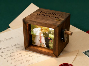 Boîte d'animation <span class=keywords><strong>photo</strong></span> Flipbook, <span class=keywords><strong>Livre</strong></span> <span class=keywords><strong>photo</strong></span> en bois personnalisé avec lumière, Boîte <span class=keywords><strong>photo</strong></span> à manivelle personnalisée, Cadeaux créatifs pour anniversaire - Product Image 4