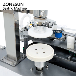 เครื่องปิดผนึกกล่องโลหะแบบกึ่งอัตโนมัติ ZONESUN ZS-FH020 สำหรับวางบนโต๊ะ พร้อมระบบเซอร์โว ปิดผนึกด้วยเทปรอบกล่องเต็มวงกลม และเครื่องปิดผนึกขวดด้วยเทป - Product Image 3