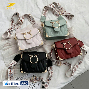 <span class=keywords><strong>Sac</strong></span> bandoulière élégant personnalisé pour femme en cuir PU tendance <span class=keywords><strong>avec</strong></span> boucle cerf et <span class=keywords><strong>large</strong></span> <span class=keywords><strong>sangle</strong></span> imprimée ethnique - Product Image 6