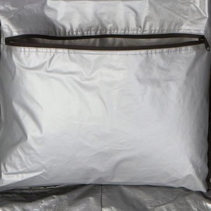 Échantillon gratuit : Le meilleur sac à ski rembourré à roulettes pour ski double ou simple, sac à dos avec compartiments séparés - Product Image 6