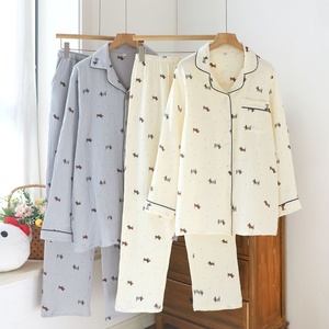 <span class=keywords><strong>Pijamas</strong></span> de pareja de crepé para mujer y <span class=keywords><strong>hombre</strong></span>, de doble capa, de gasa tejida, de algodón puro, transpirables, cómodos, con dibujos animados. - Product Image 1