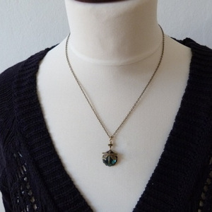 <span class=keywords><strong>Collane</strong></span> pendenti Vintage in bronzo intagliato a mano libellula da donna etnico Color argento in metallo rotondi in pietra verde - Product Image 4