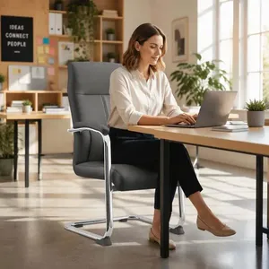 Chaise de bureau de direction à dossier haut avec base cantilever chromée et assise rembourrée en similicuir - Product Image 1