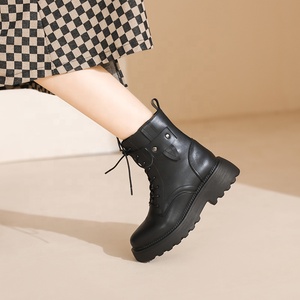 Botas de piel negras de caña media para mujer, estilo 2026, con cordones, cómodas, transpirables, con forro de piel y puntera gruesa. - Product Image 5