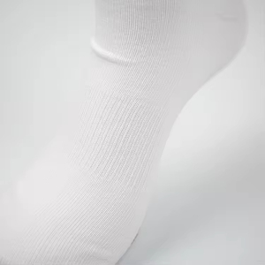 Custom Neutral Outdoor Knitted Sports Socks High Quality Quick Dry Non <b>Slip</b> Youth Crew Socks Wholesale - Product Image 5