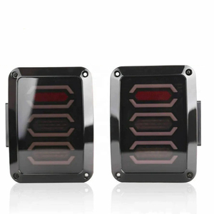 Feux arrière LED LLOYDBERG 12V pour Wrangler <span class=keywords><strong>JK</strong></span> 2007-2017 rouge <span class=keywords><strong>ABS</strong></span> neuf - Product Image 2