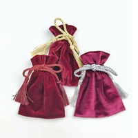 Sacs cadeaux en velours en gros, pochettes en velours rouge bordeaux avec cordon de serrage et pompon, personnalisables avec logo, pour bijoux et petits objets