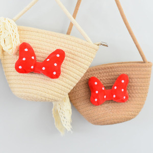 Sac bandoulière en rotin tressé pour femmes et enfants, style bohème rond avec fermeture éclair et nœud rouge, sac de plage portable - Product Image 3