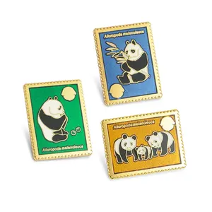 Groothandel Geen Minimum Vergulde Metalen Ambachten Schattige Cartoon Dier Panda Figuur Custom Logo Fancy Bling Glitter Email Pin