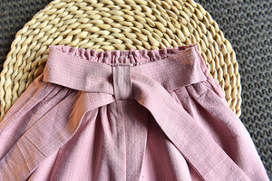 Ensemble T-shirt à col en dentelle avec lettres et pantalon uni à nœud décoratif pour filles, idéal pour les anniversaires de bébés et jeunes enfants - Vente chaude - Product Image 4