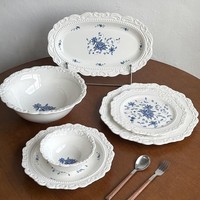 Assiettes et bols en céramique de style européen sculptés en relief, motif floral bleu élégant, style rétro, qualité restaurant pour usage quotidien