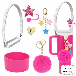Nouveaux accessoires pour tasses : Pendentif corde de transport, Capuchon de paille en silicone motif fleur, Chaîne avec pendentif boule en peluche, Décoration de tasse. Sans tasse ni paille. - Product Image 3