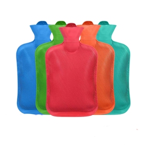 Mini bouteille d'eau chaude <span class=keywords><strong>auto</strong></span>-chauffante d'hiver en caoutchouc naturel 500-2000 ML promotionnelle personnalisée - Product Image 2