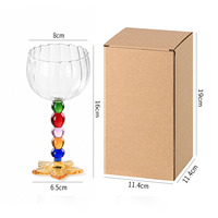Verre à pied haut avec base en perles colorées créatives