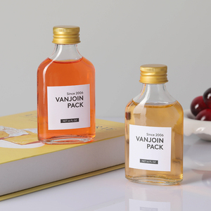 Étiquette autocollante personnalisée Bouteille en verre plate pour liqueur 100 ml Mini bouteilles en verre transparentes vides de qualité alimentaire pour jus de fruits, boissons, <span class=keywords><strong>alcool</strong></span>, liqueur - Product Image 1