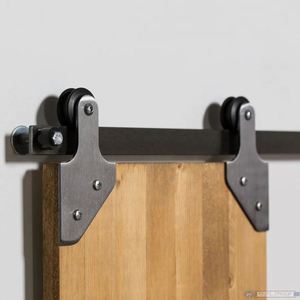 ชุดอุปกรณ์ประตูบานเลื่อนเหล็ก WEKIS รุ่น Brass Steel Mini Barn Door รับน้ำหนักได้ 250 ปอนด์ ติดตั้งด้วยสกรู เคลือบสีดำ สำหรับใช้งานกลางแจ้ง ห้องนั่งเล่น ห้องครัว - Product Image 4