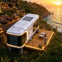 Maison capsule spatiale moderne de luxe, préfabriquée, modulaire, entièrement meublée, mobile, pour le glamping en resort