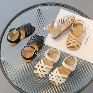 Nuove Scarpe Estive per Bambine, Sandali Romani Traforati alla Moda, Scarpe da Spiaggia e Scuola Coreane con Suola Morbida per Bambini - Product Image 1